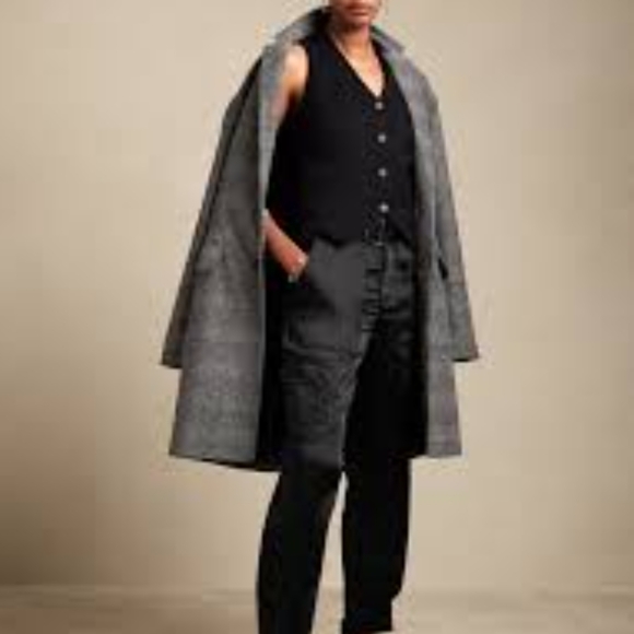 Women's Black Cargo Pants - Picture 4 of 15